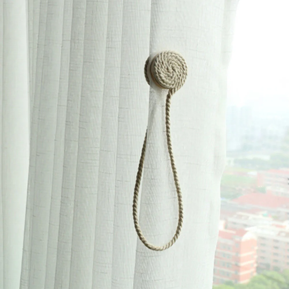 Пастораль круглые деревянные без перфорации с милыми помпонами из