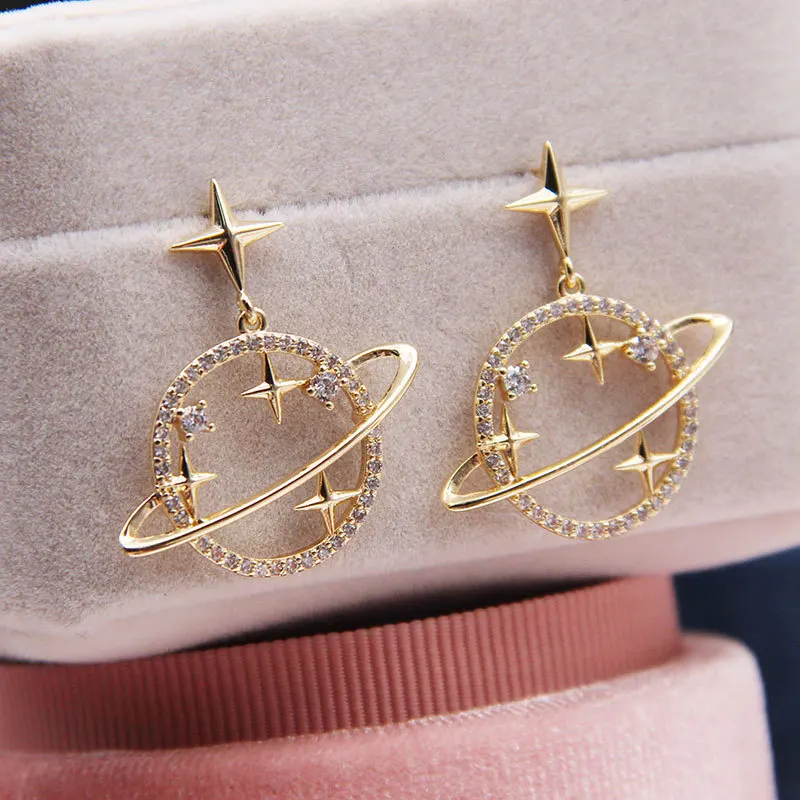 

Fashion Design Universe Planet Earrings Hollow Star Earrings Gold Star Pendant Earrings for Women Gift Jewelry Earrings 2020