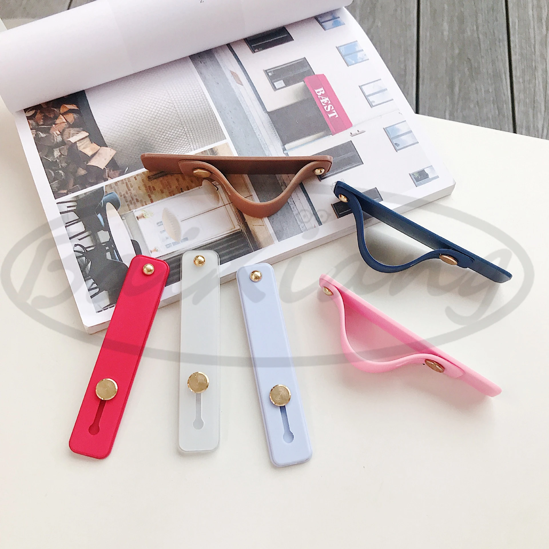 Plain Color Wrist Band Hand Band Finger Grip Mobile Phone Holder Stand Push Pull Universal Phone Socket Holder for Iphone xr 7 8