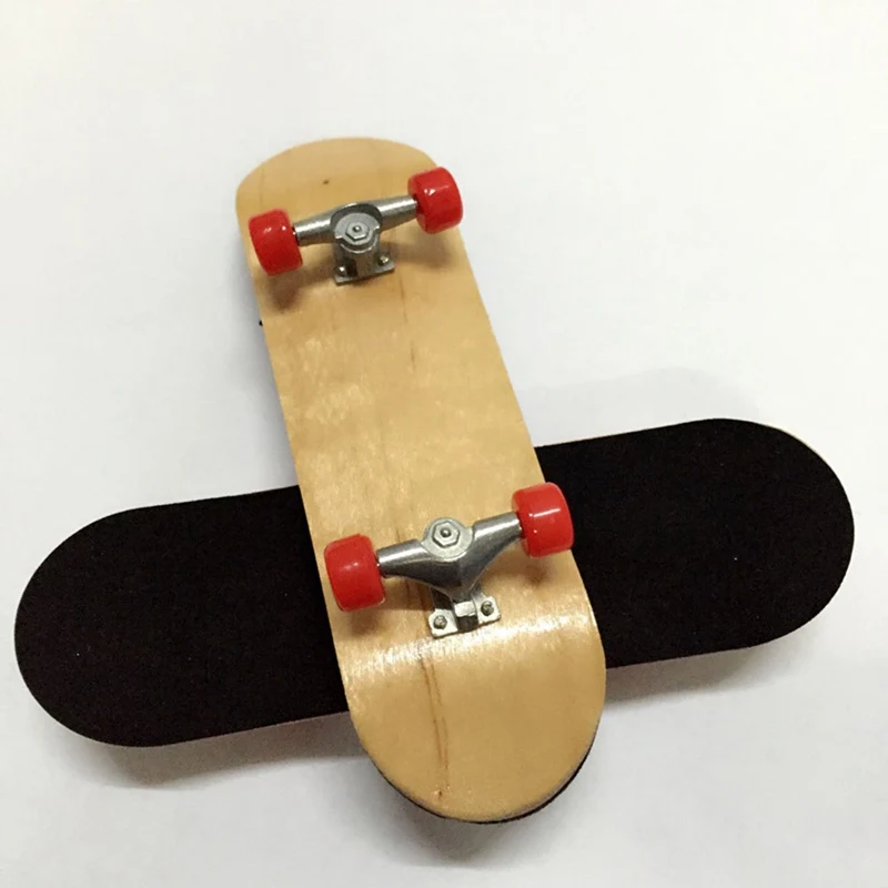 

2019 new Professional Finger Skate Board 1 PC Wooden Finger Skateboards Wood Basic Fingerboard Wheel