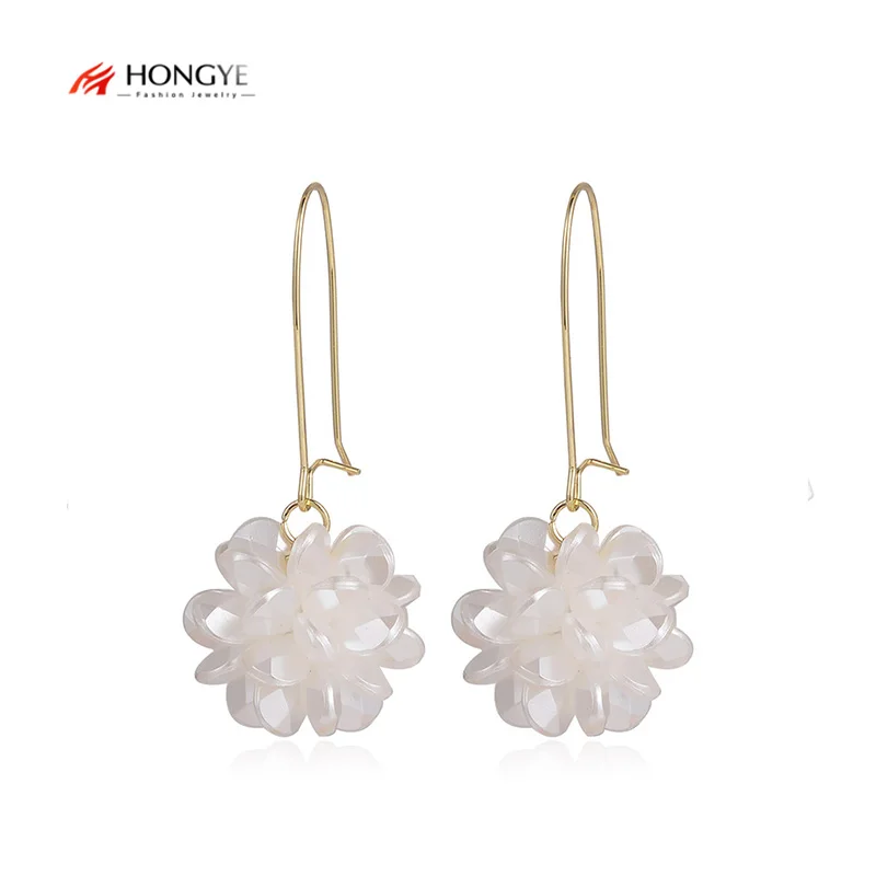 

HONGYE Spherical White Petals Gold Metal Earrings For Woman 2021 Trend Girl Gift