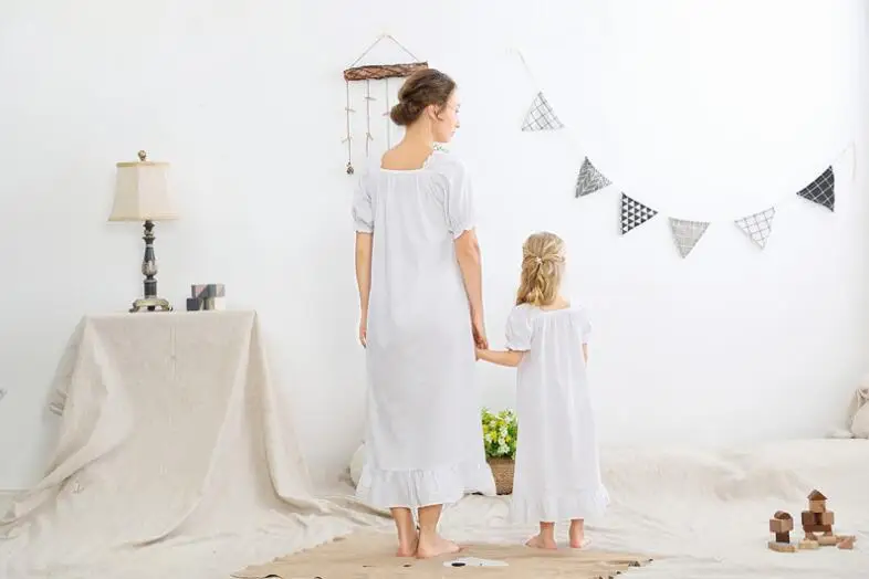 Летняя белая кружевная ночная рубашка с бантом для мамы и девочек маленьких