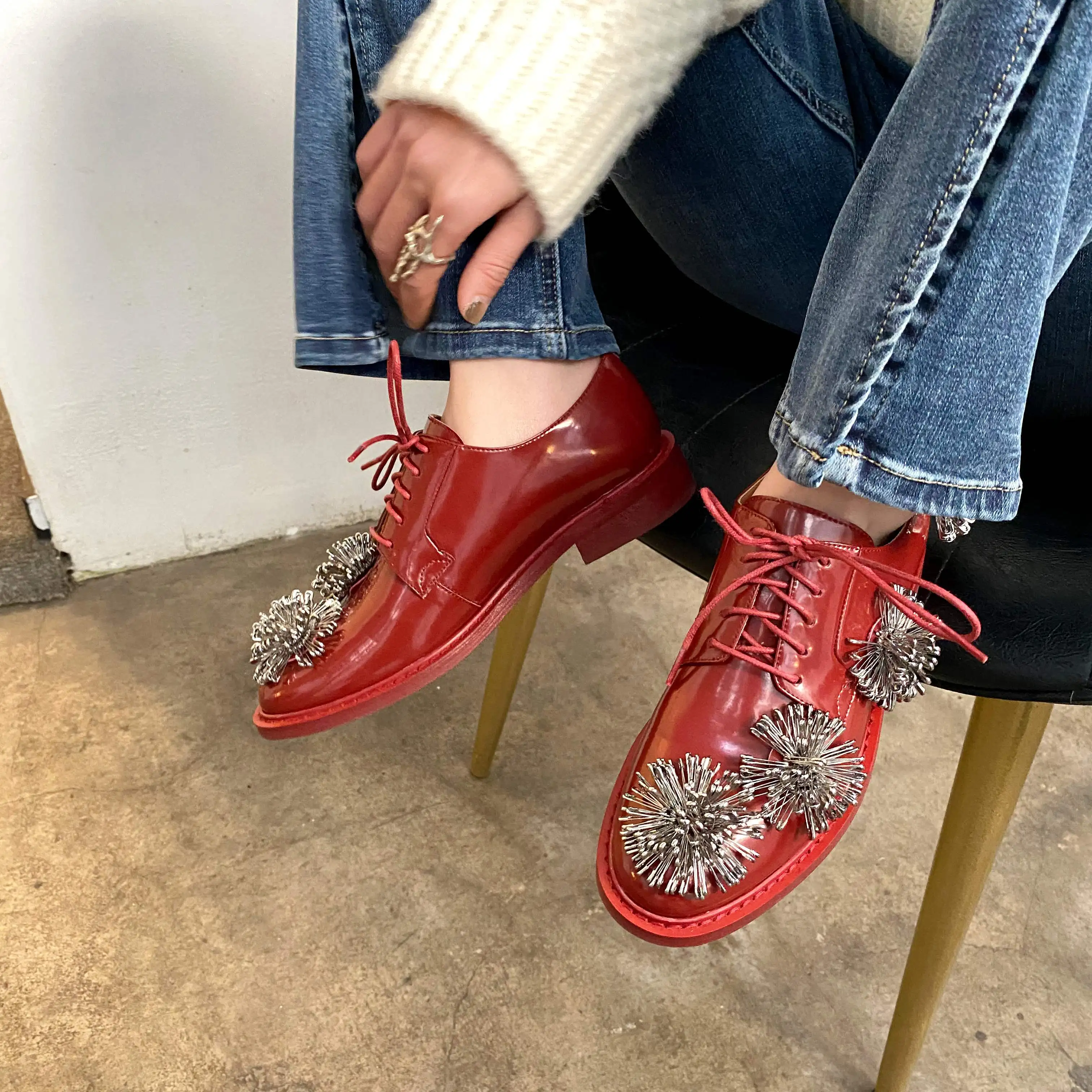 

Vichelo Hot genuine leather round toe high street wear solid young lady energy maiden metal fasteners lace up women pumps L07f