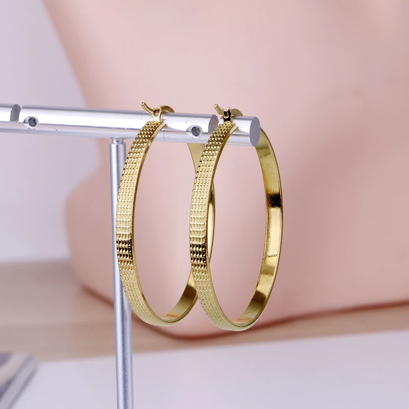 Женские серьги-кольца из нержавеющей стали золотого цвета