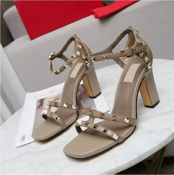 

2021 Hot Sale new European women rivets sandals with 9.5 cm high rivets fashion sandals sizes 35-41 with full packing top quali
