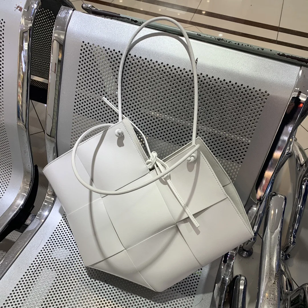 

Trend New 2021 Summer Daily Tote For Women Big Weave Handbags High Quality Stylish Shoulder Bag Female Dropshipping Fashion Lady