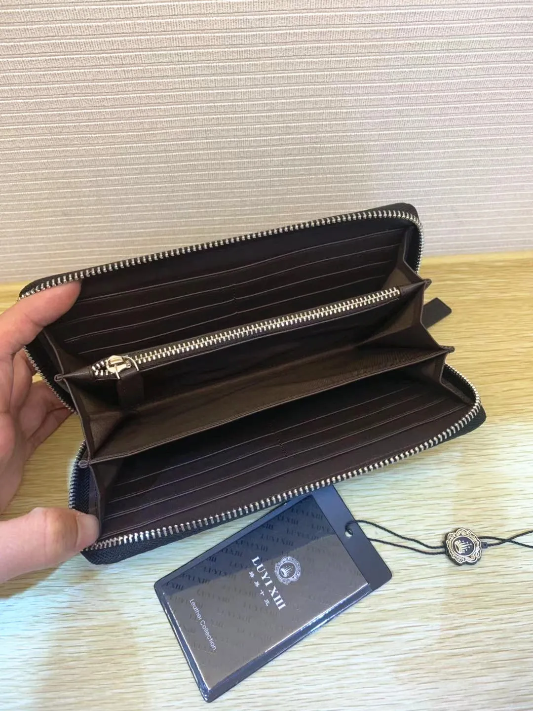 

New style men's long wallet luxury brand leather fashion high quality leisure crocodile leather cowhide zip wrist bag LUYI XIII