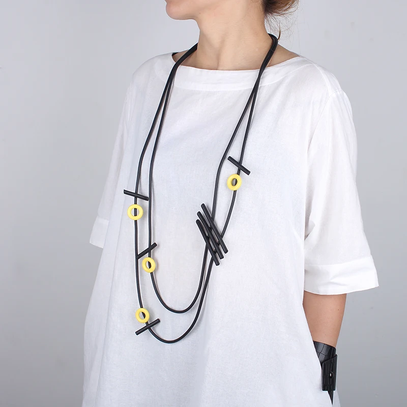 

YD&YDBZ New Yellow Circle Metal Necklaces Women Punk Style Multi-layer Rubber Statement Necklace Gothic Party Jewelry Accessorie