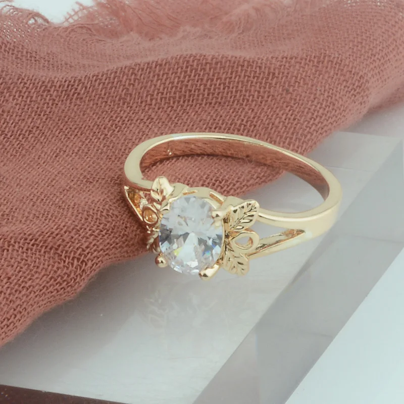 Женское кольцо с листком из розового золота 585 пробы белое овальное ювелирное