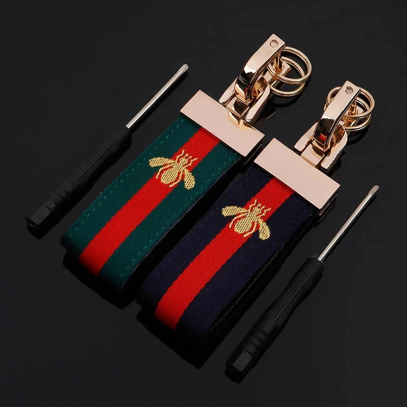 

Luxury Car Keychain Leather Car Key Ring Little Bee Three-color Popular Three Color Leather Keychains Leather Key Chain