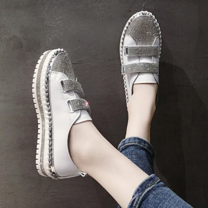 Одноногая женская обувь 2019 г. Новая повседневная на плоской подошве со стразами