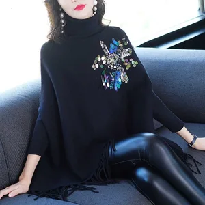 Свитер женский трикотажный, черный, с высоким воротом, блестками, цветами и кисточками, с рукавами летучая мышь