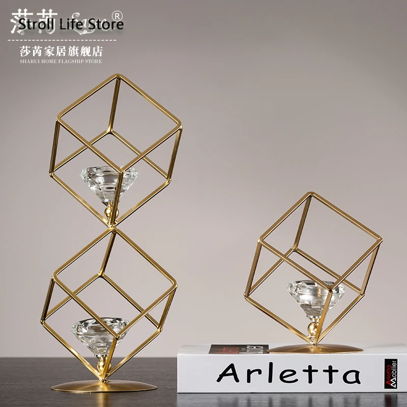 Золотой геометрический подсвечник металлический стеклянный для ужина при