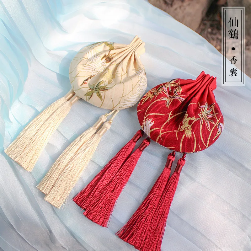 

Винтажная сумка для хранения ювелирных изделий с золотым тиснением, в китайском стиле, ручная работа, с рисунком крана, саше, подвеска с кист...