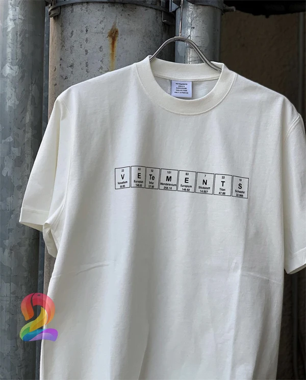 

Oversized Vetements Lattice Letters Logo T Shirts High Quality Round Neck Loose Men's Clothes Vetements Fashion Women's T Shirt