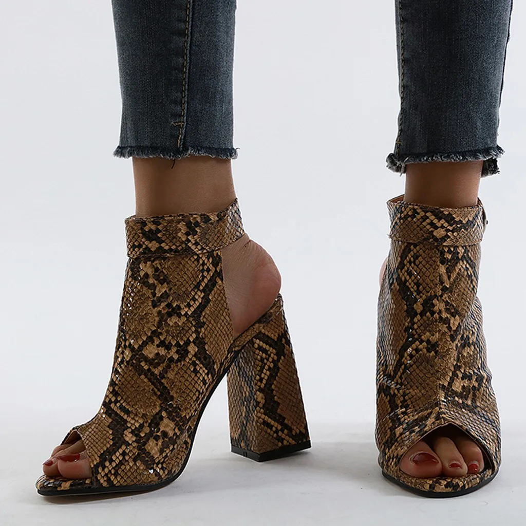 Модная женская обувь на высоком толстом каблуке со змеиным узором размера плюс с