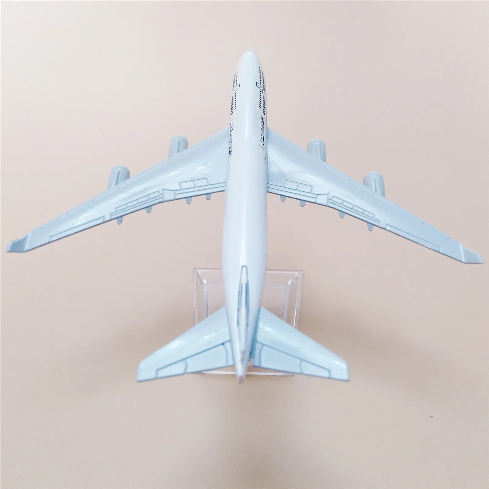 Модель самолета из металлического сплава 16 см авиакомпания Air Кувейт Боинг 747 400