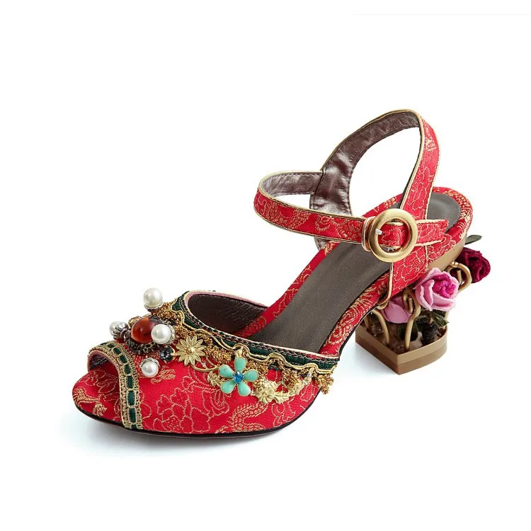 

2020 handmade fish mouth Beaded hollow flower heel lady's sandals middle heel bride's shoes