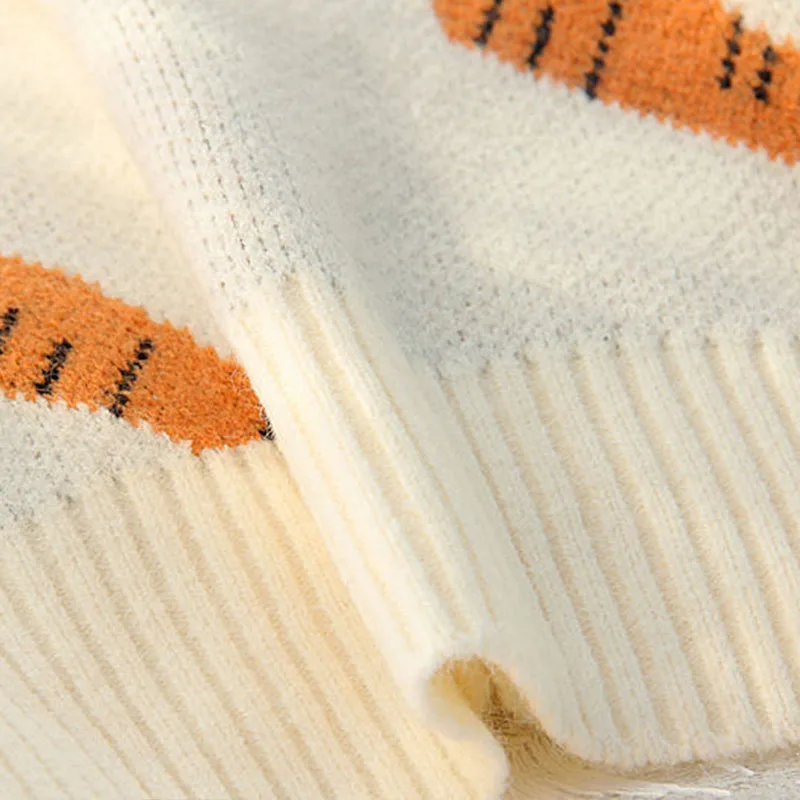 

2020 New Autumn winter women Carrot printed sweaters warm pullover long sleeve loose Vintage Sweater Lady sweaters Harajuku