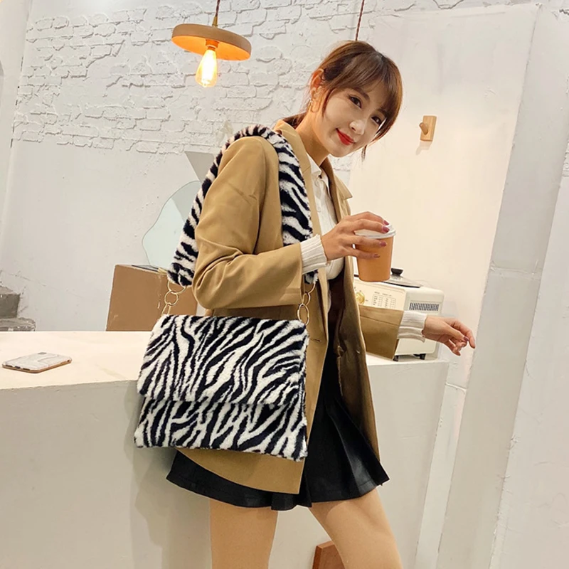 

Leopard Print Design Fur Bags For Women 2020 Winter Plush Messenger Bag Large Capacity Tote Female Shoulder Handbag Femme Mujer