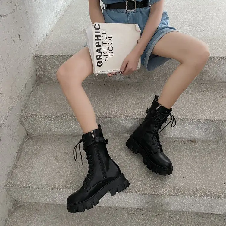 

Ladies Black Martin Boots Fashion Lady 2020 Autumn New Motorcycle Boots Platform Gear Mid-Calf Anti-slip Knight Boots