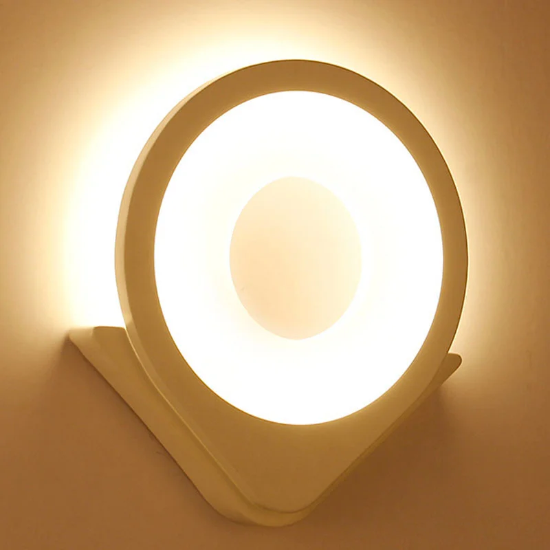 

Светодиодная акриловая настенная лампа в форме трофея, белый светильник для гостиной, спальни, прикроватного столика, отеля, бара, коридора