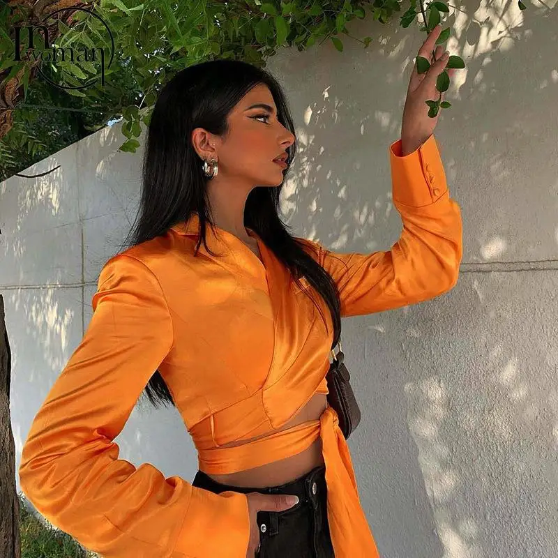 

INWOMEN New Autumn Sexy Solid Crop Top Women 2021 V Neck Long Sleeve Bodycon Tops Female Bandage Clubwear Fashion Design T Shirt