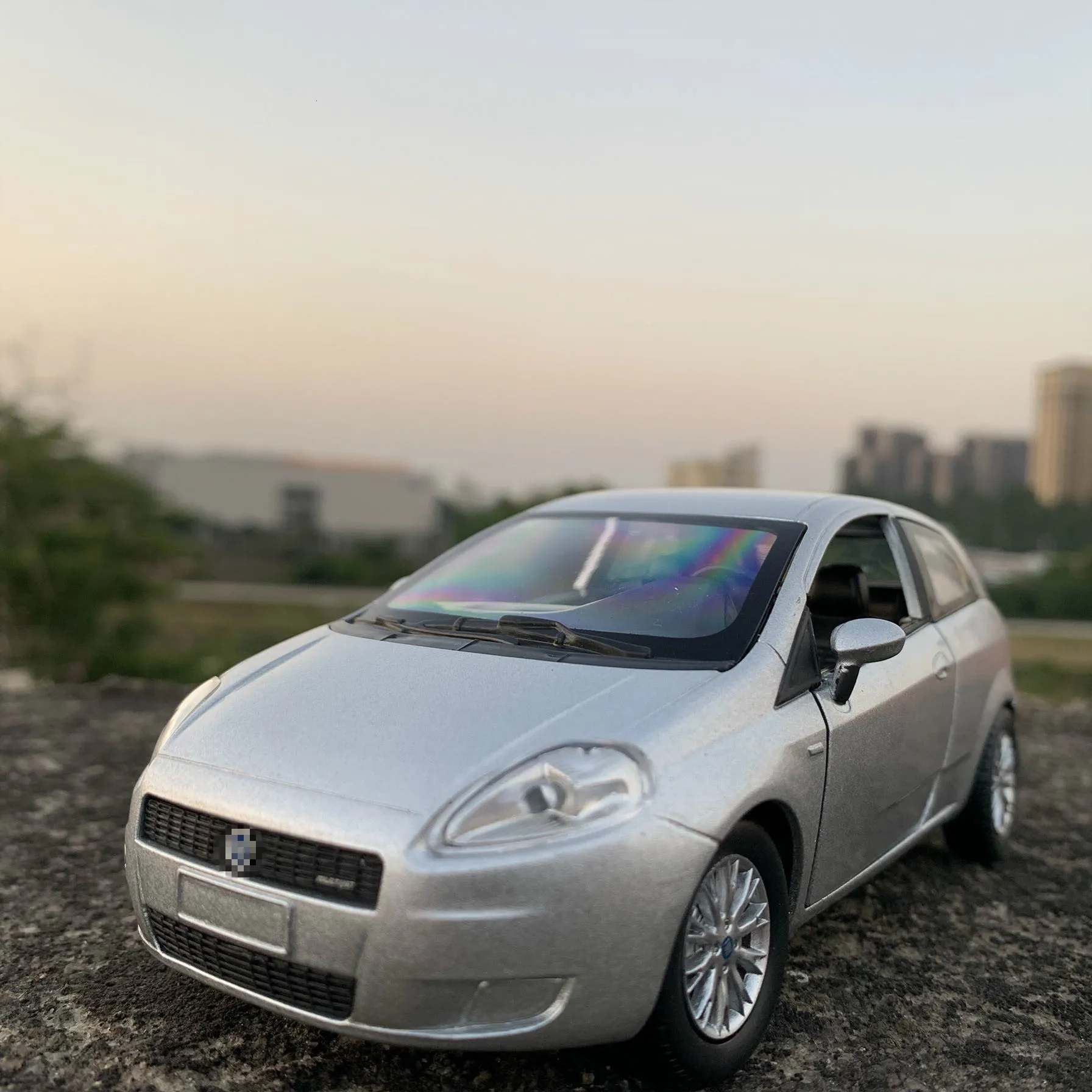 1/24 New Special Die-casting Metal Simulation Classic Car Model Length 16.5cm Home Display Collectiontoys For Children