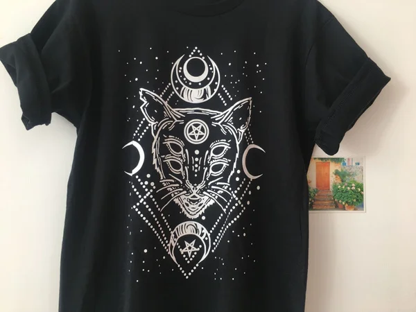 

1pcs Summer Fashion 1pcs Black T-shirt & Tees;GALAXY CAT Star Moon Gothic Blouse with a Moon Cat Prints Women Black