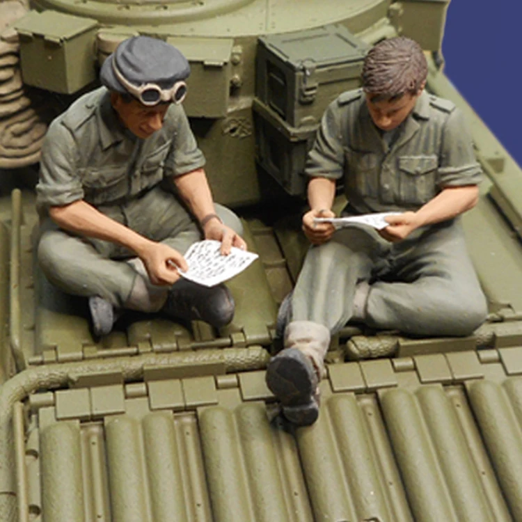 

Модель из смолы 1/35, фигурка солдатика GK, буквы Home - 2 танка, счетные буквы команды, военная тема, несобранный и Неокрашенный комплект