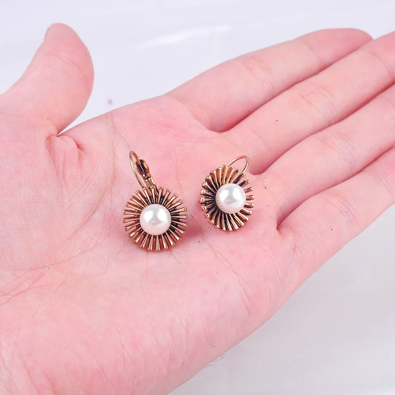 Женские винтажные серьги подвески золотого цвета с искусственным жемчугом и