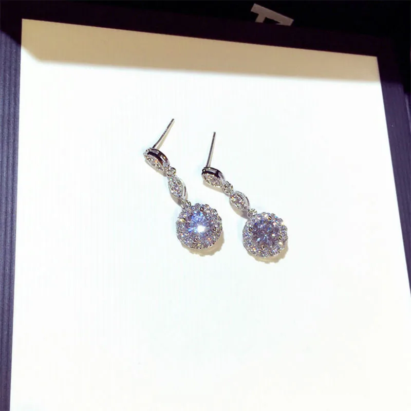 Новые Изысканные Круглые Серьги серебряного цвета с микроинкрустацией из