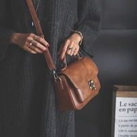small retro womens flap bag pu leather lock vintage brown crossbody bag solid color casual shoulder messenger bag md0254