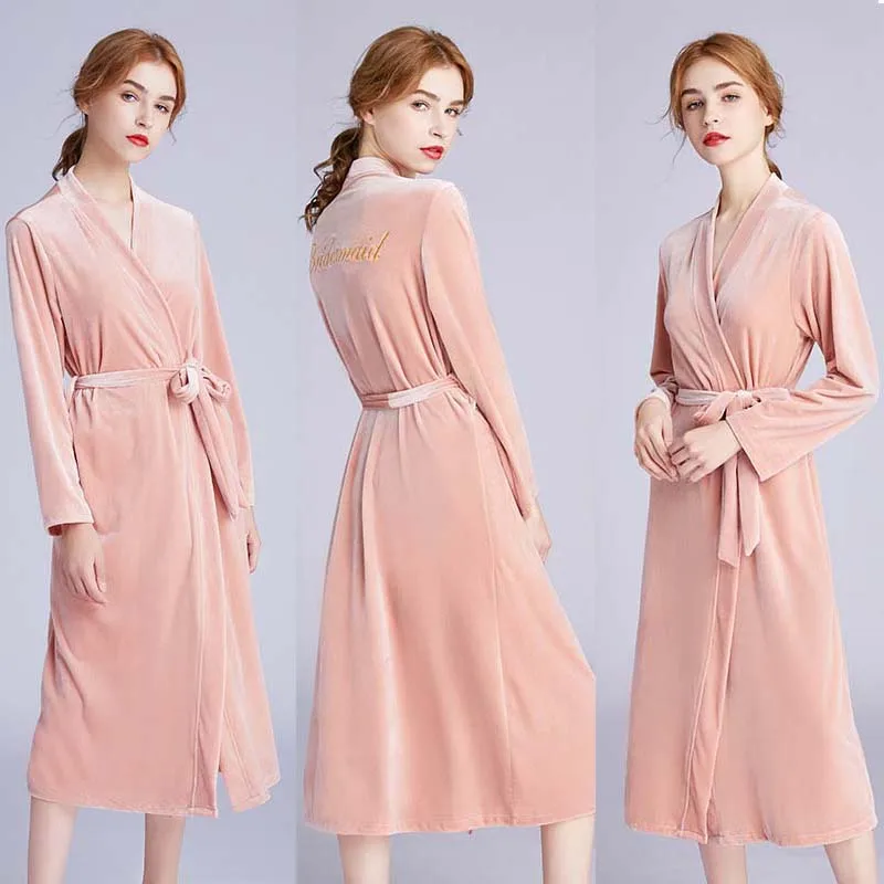 Блестящий бархатный женский длинный ночной халат с вышивкой для подружки