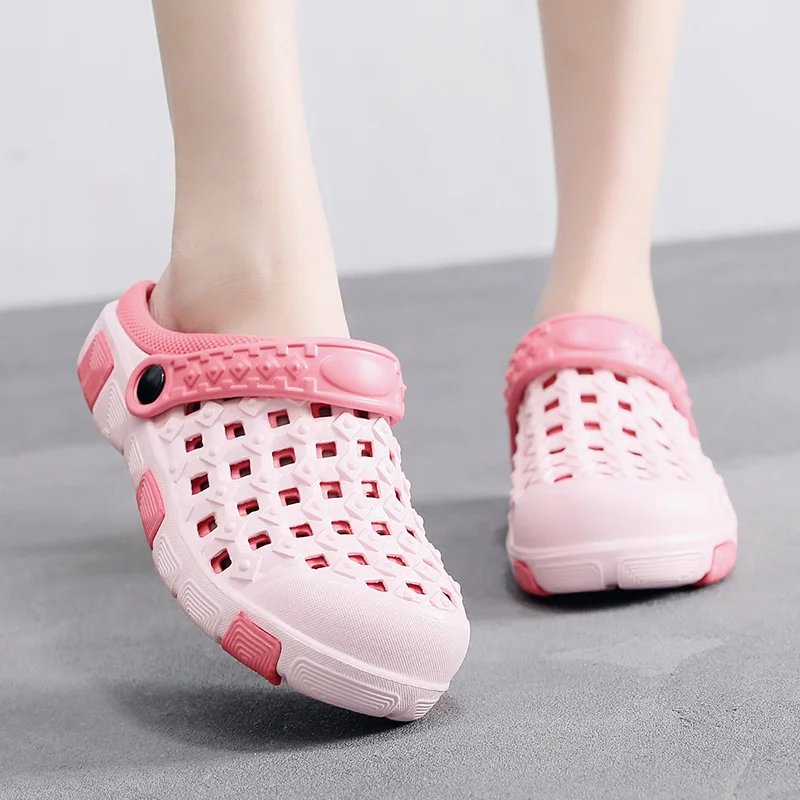 Сандалии женские резиновые на плоской подошве босоножки с прорезиненными