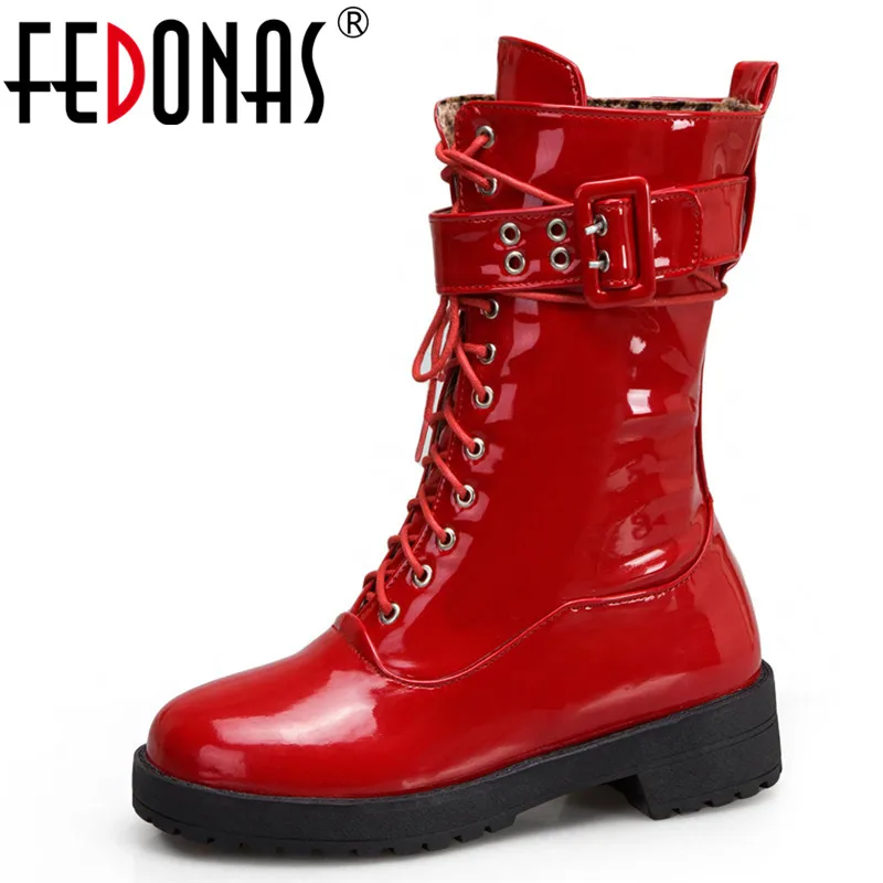 Женские ботинки FEDONAS зимние из лакированной кожи на высоком каблуке с пряжкой в