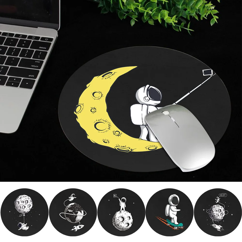 

Non-Slip PU Leather Mini Mouse Pad Astronaut Pattern and Round Shape for Notebook Desktop Computer Mini Mouse Pad