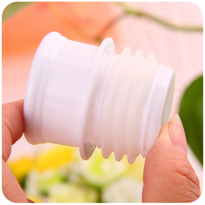 

2Pcs plastic Vacuum Bottle Stopper Liquor Wine Stop Condiment bottles Kitchen Cooking Tools Accessories Gadgets cozinha bar tool