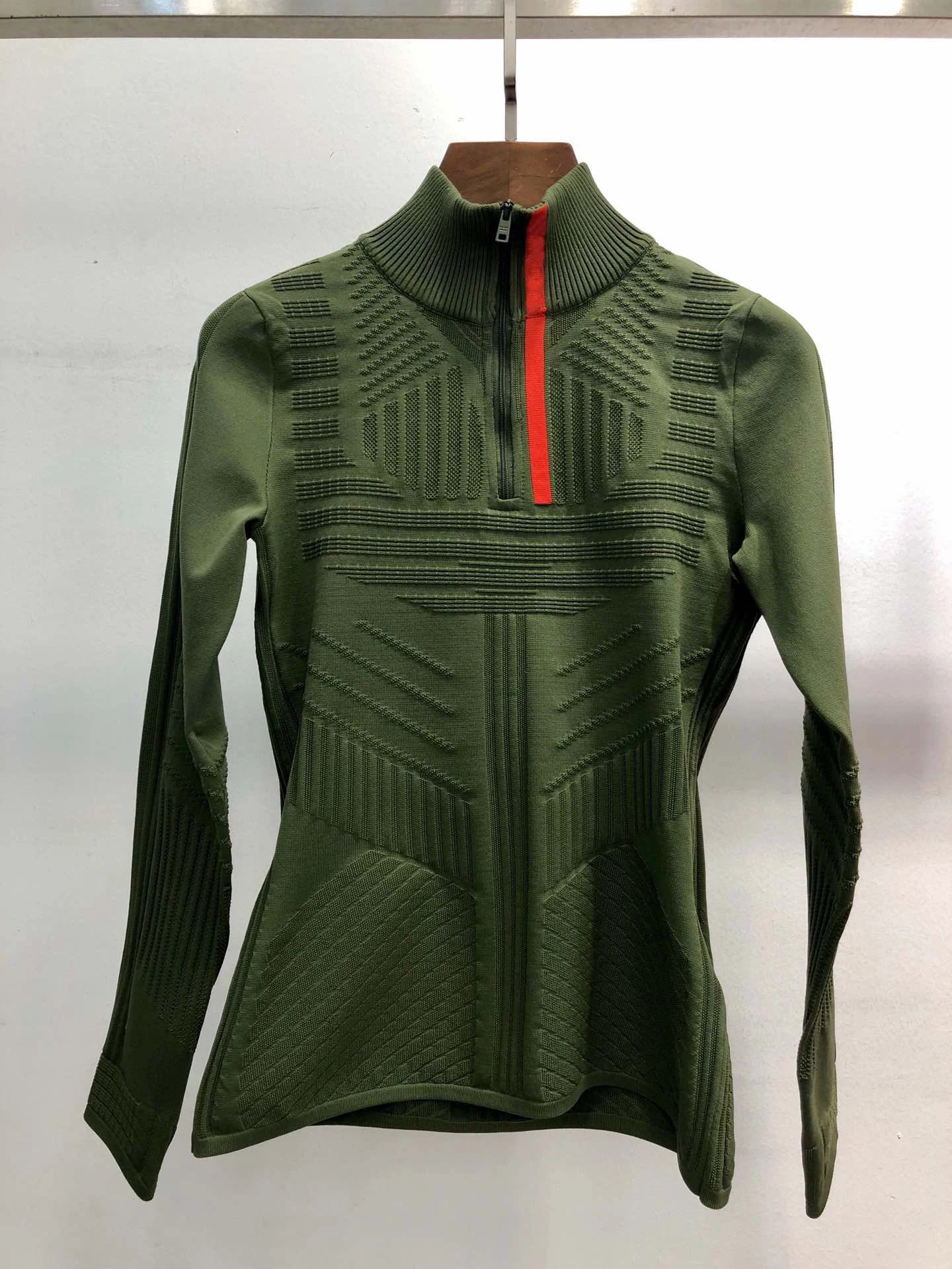 12.30 2020 Early Spring New Women Tide Fashion Contrast color Half Zipper Design Slim Pullover Knitwear Top | Женская одежда