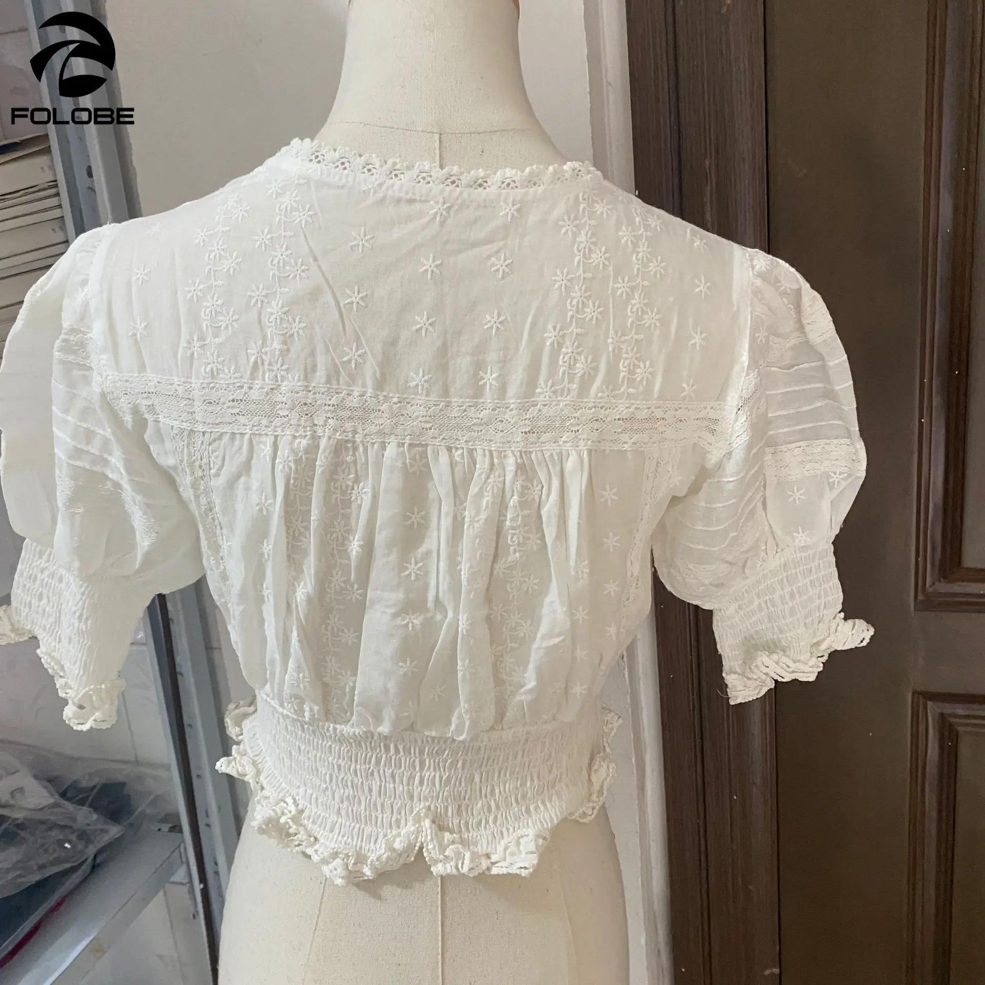 

FOLOBE 2021 Korean New Lace Blouse Shirt Women O-neck Embroidery Puff Sleeve Ruffles Buttons Sweet Short Tops Female blusa mujer