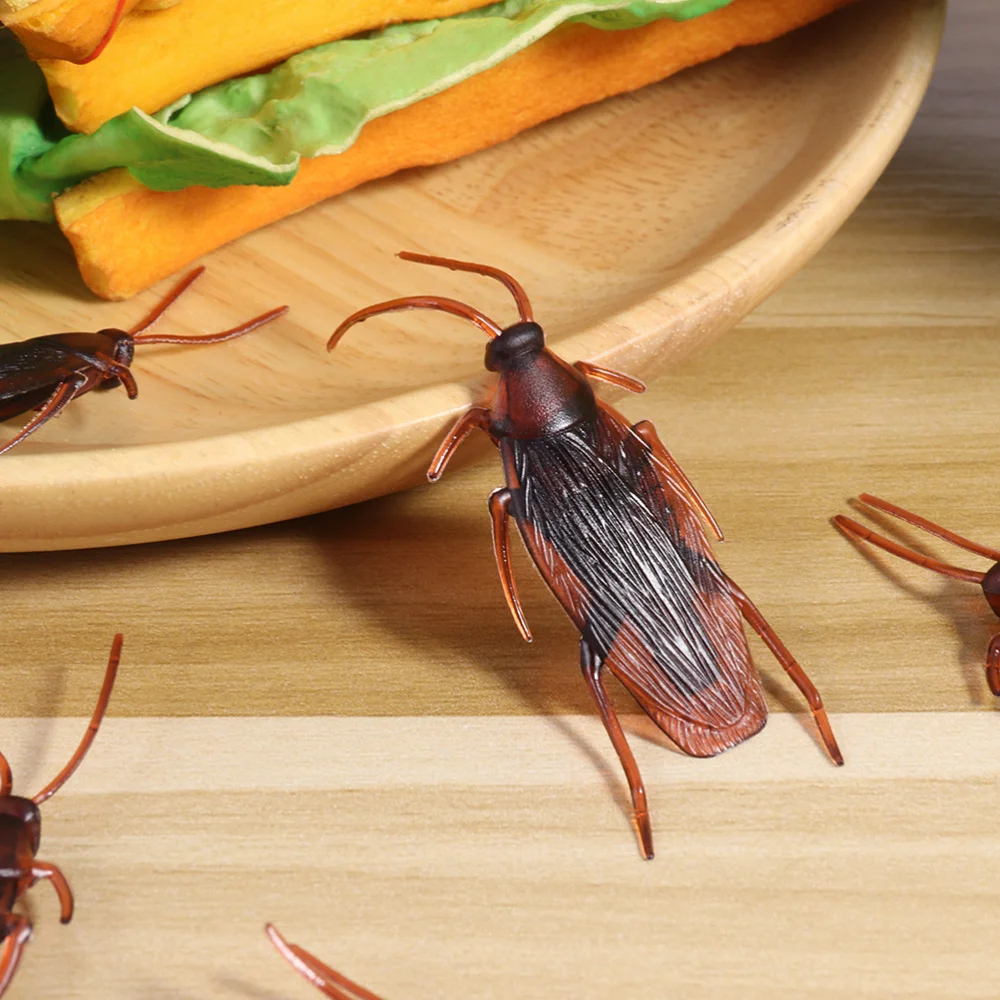 

60pcs Fake Roach Simulation Cockroaches Prank Novelty Cockroach Bugs Look Real for (Brown)