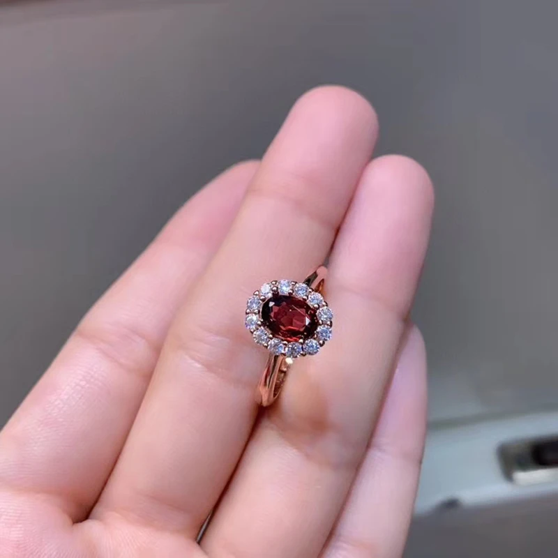 

Юбилейная бижутерия Женская, 5x7 мм, серебро 925 пробы, # Q409, кольцо с натуральным гранатом