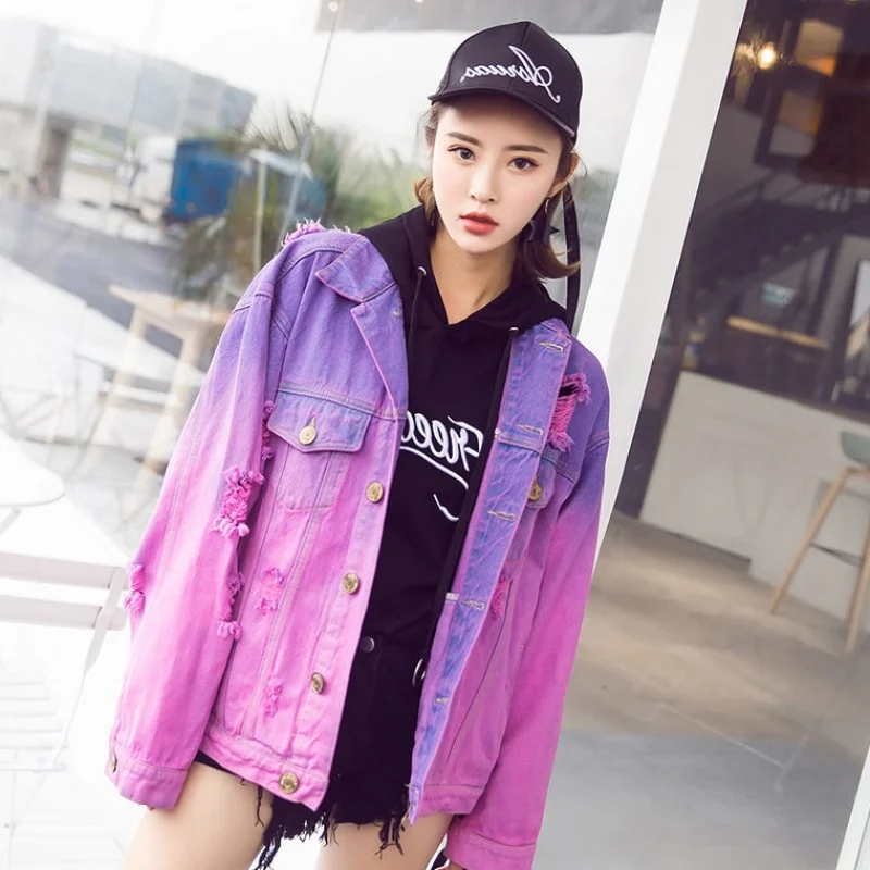 Женская джинсовая куртка с эффектом омбре свободная потертая из денима в уличном