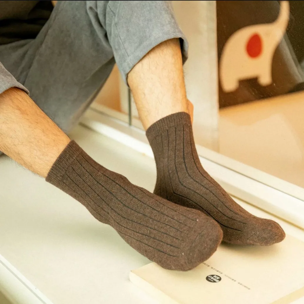 

5 Pairs New AutumnWinter Strips Thicken Warmed Men's Rabbit Wool Socks Solid Color Vertical Retro Pure Color Cashmere Socks