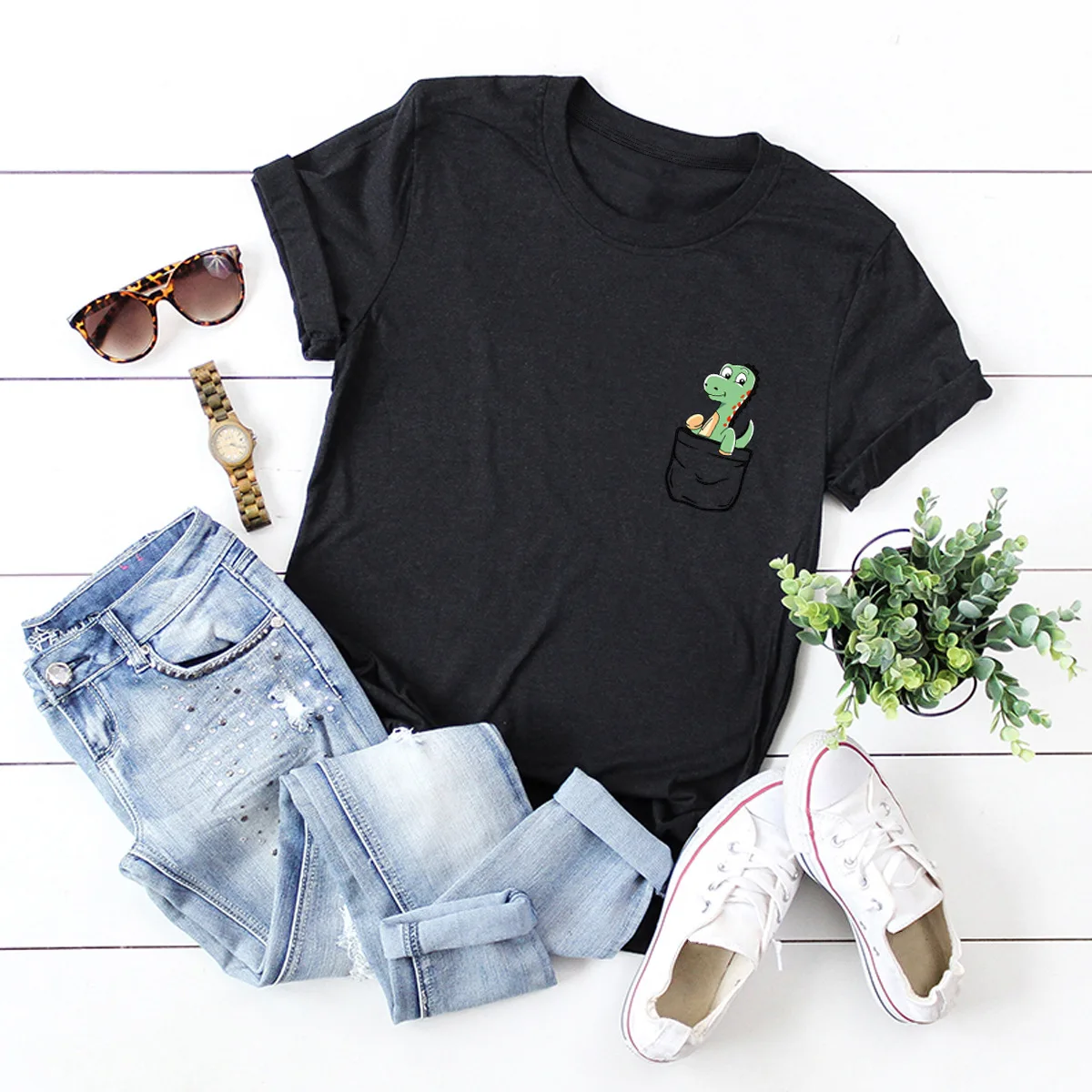 

European and American women's printed blouse Hot abstract short-sleeved pocket T-shirt