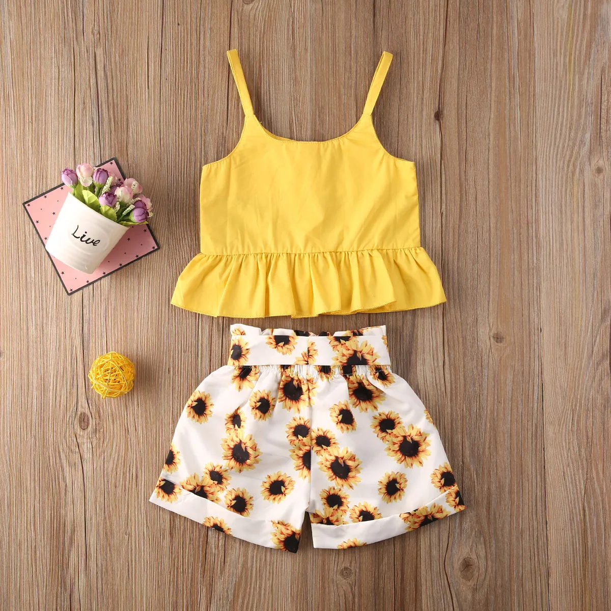 

6M-5Y Girls Fashion Solid Color Suspender Tops Sunflower Printed Shorts Two Piece Set Children Summer Outfits Set
