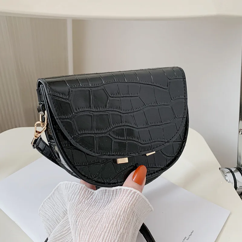 

Fashion Crocodile Pattern Women's Shoulder Bag Semicircle Casual PU Leather Lady Messenger Bag Trendy Saddle Bag Handbag