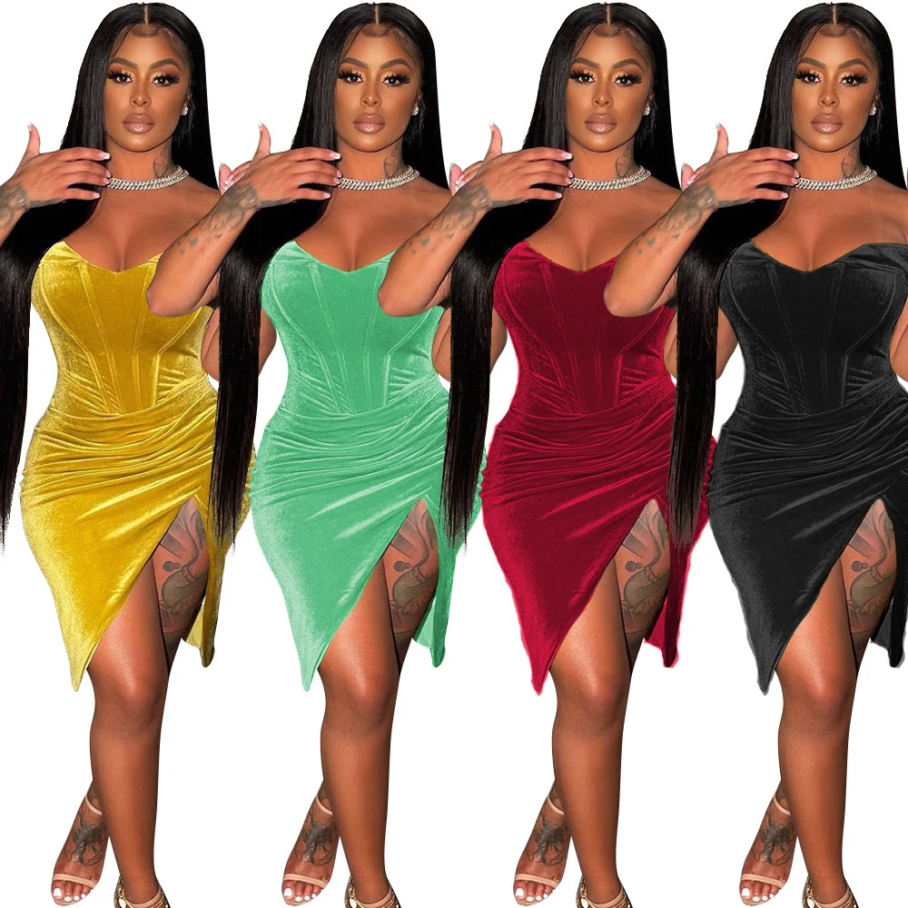 

Платье-миди женское бархатное с открытыми плечами, на осень