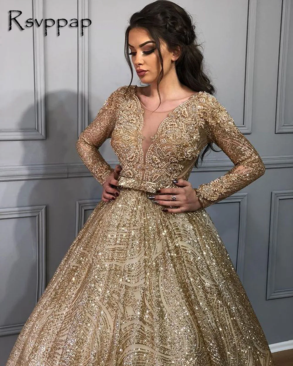 

Sparkly Long Arabic Women Evening Dresses 2021 Long Sleeve Ball Gown Golded Glitter Dubai Lebanon Design Formal Party Gowns