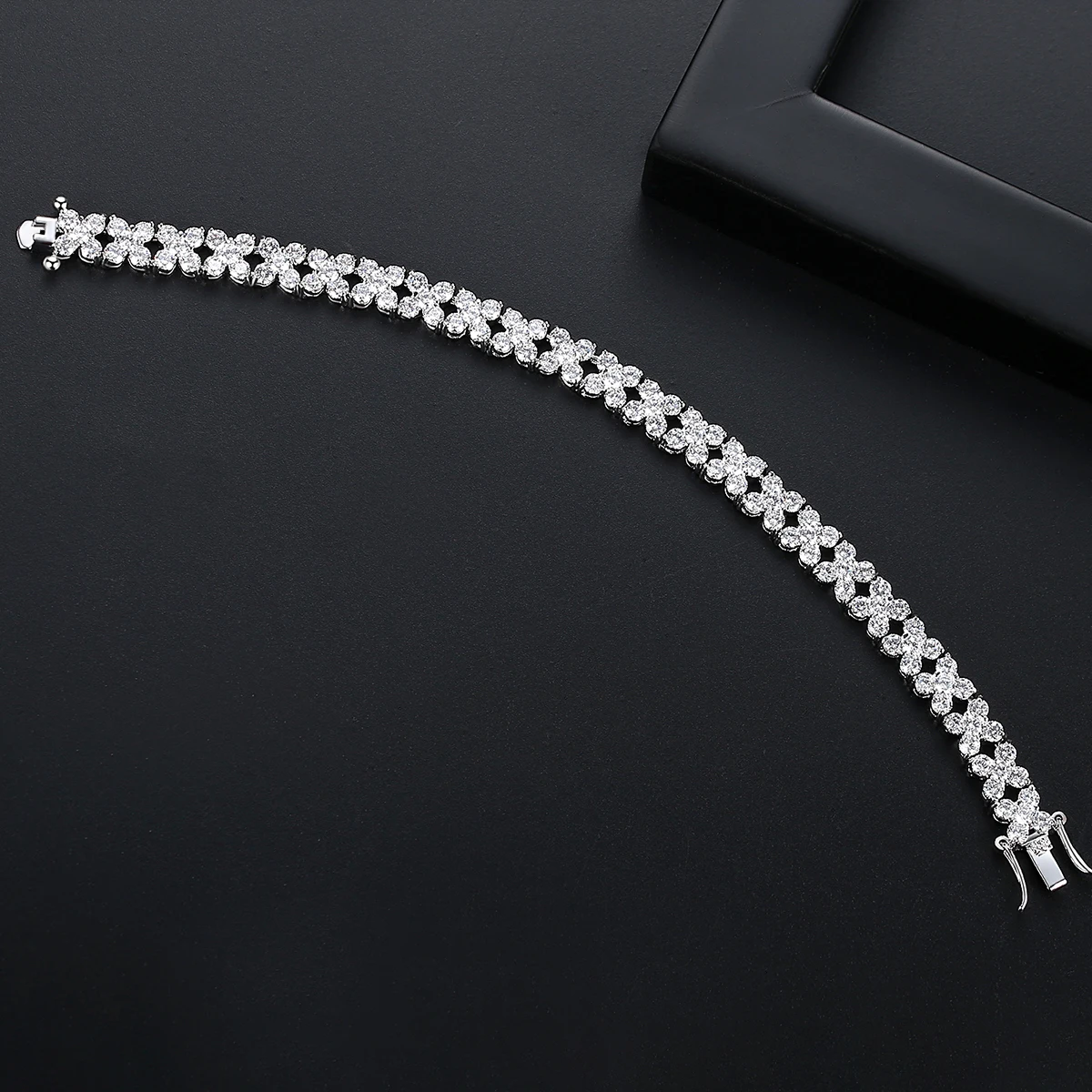 Luoteemi 2014 Модные женские браслет из белого золота 4 цвета Leaf Clover CZ камень прядь для